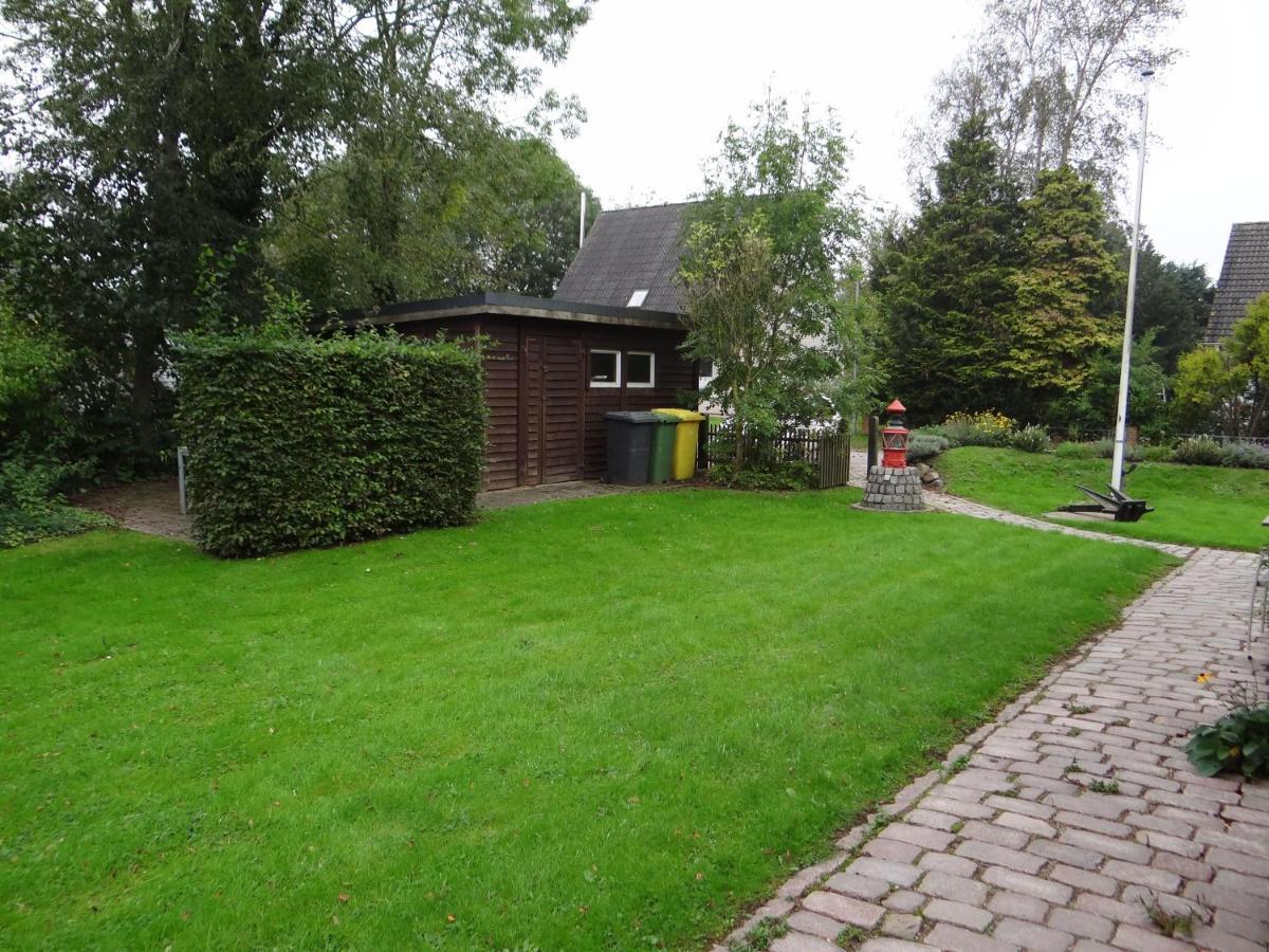 Ferienwohnung-Dg-Im-Reetdachhaus-Im-Ort-Welt Exteriér fotografie